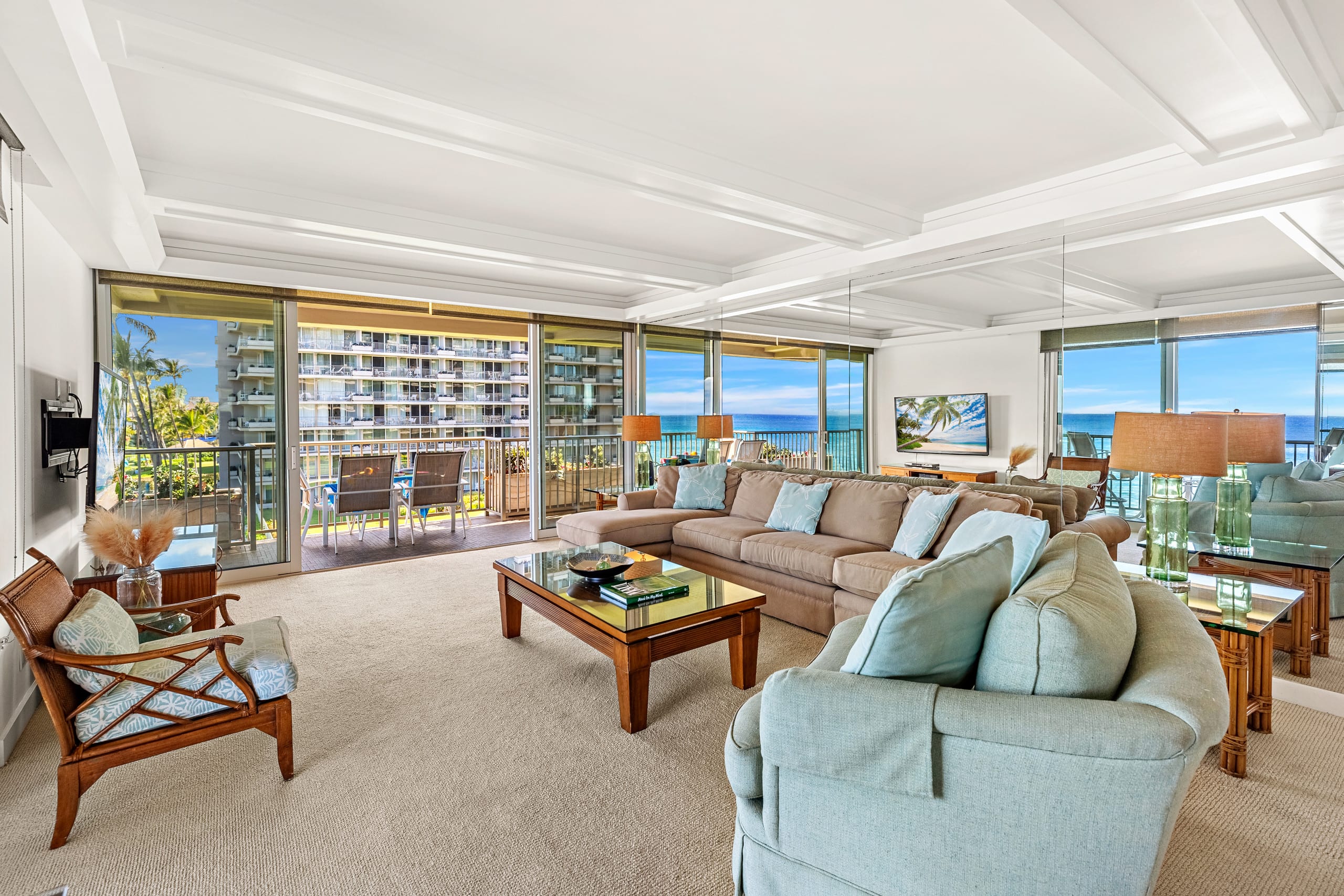 Condo in Lahaina · ★4.5 · 2 bedrooms · 2 beds · 2 baths - Image 13