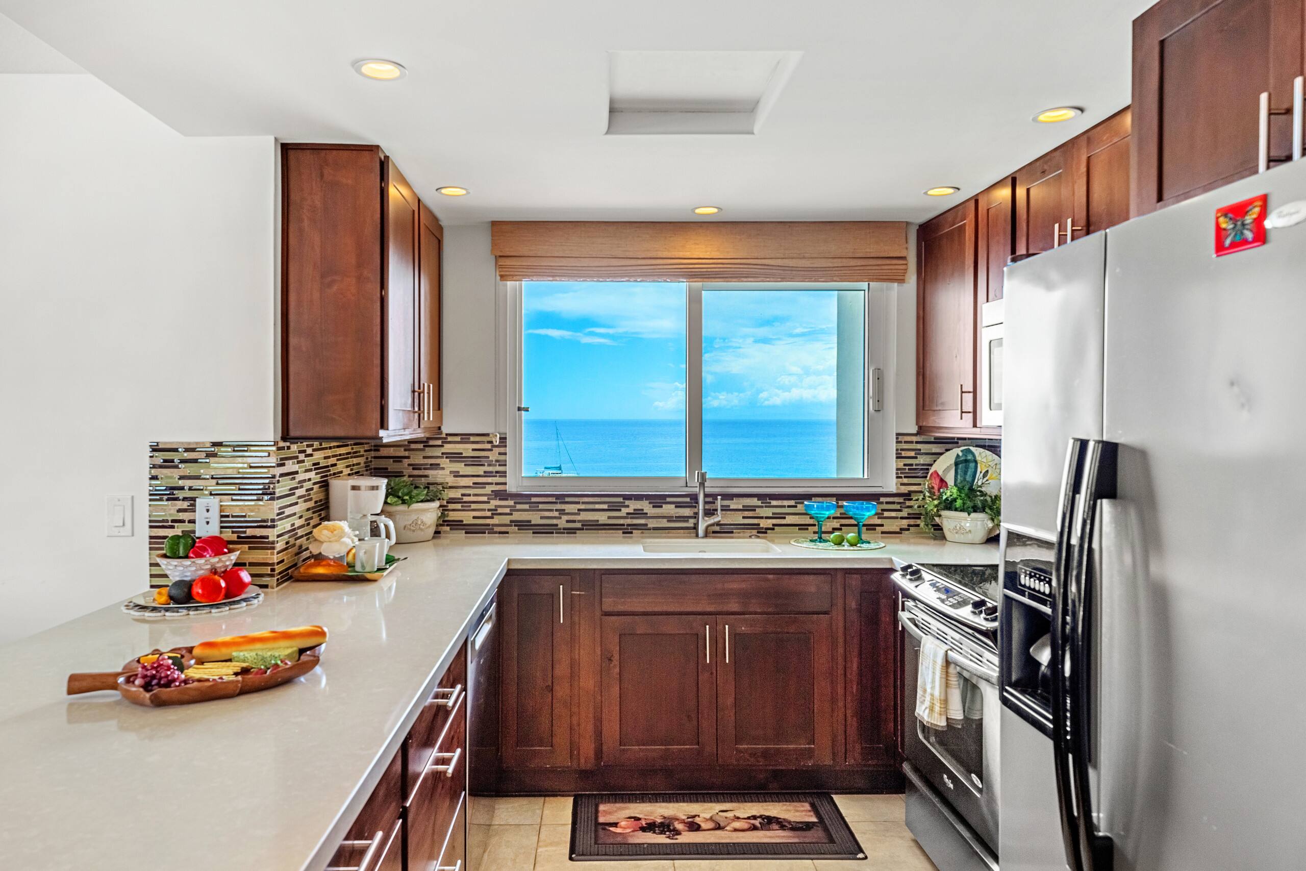 Condo in Lahaina · ★4.67 · 1 bedroom · 1 bed · 2 baths - Image 12