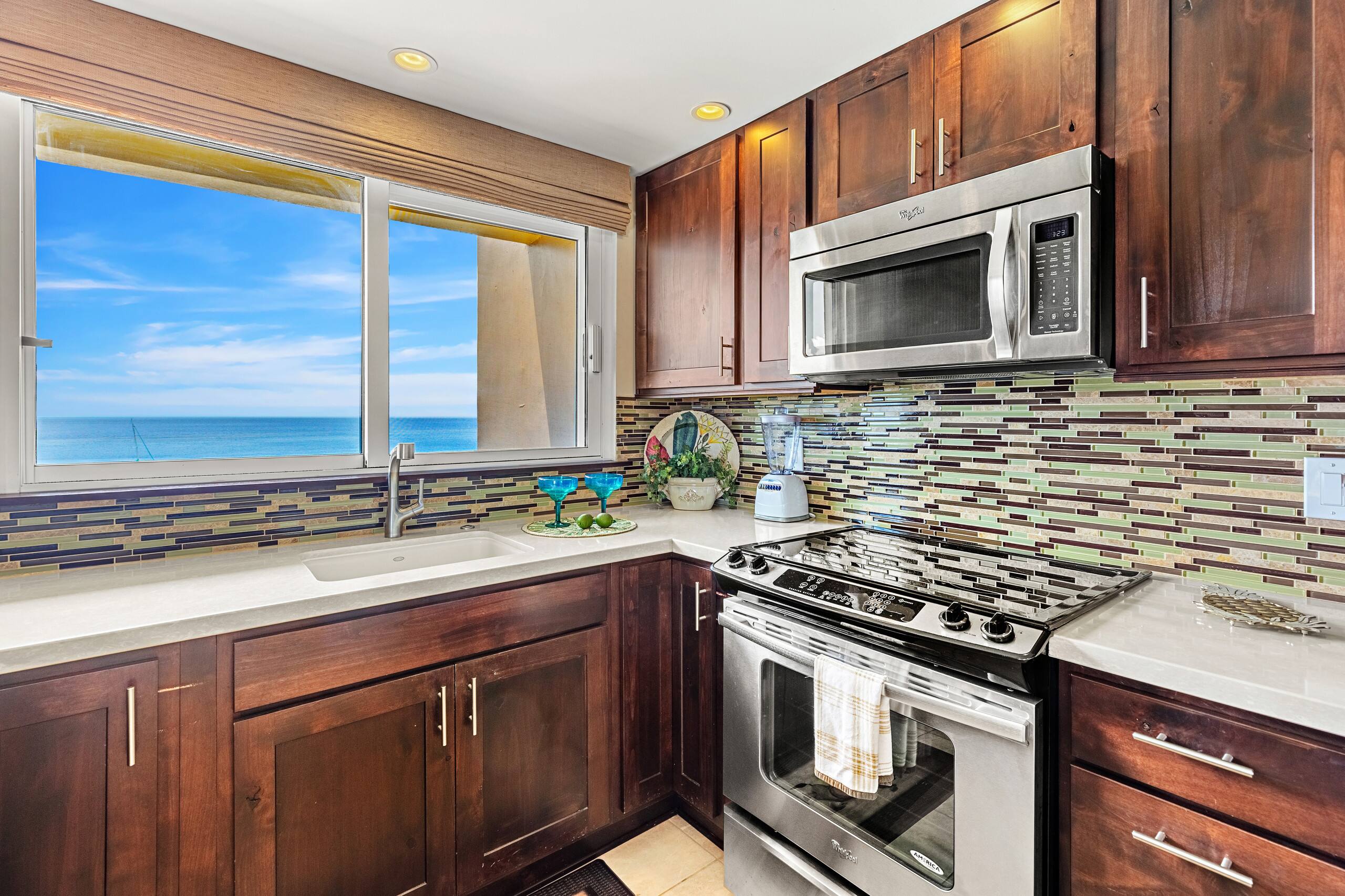 Condo in Lahaina · ★4.67 · 1 bedroom · 1 bed · 2 baths - Image 11
