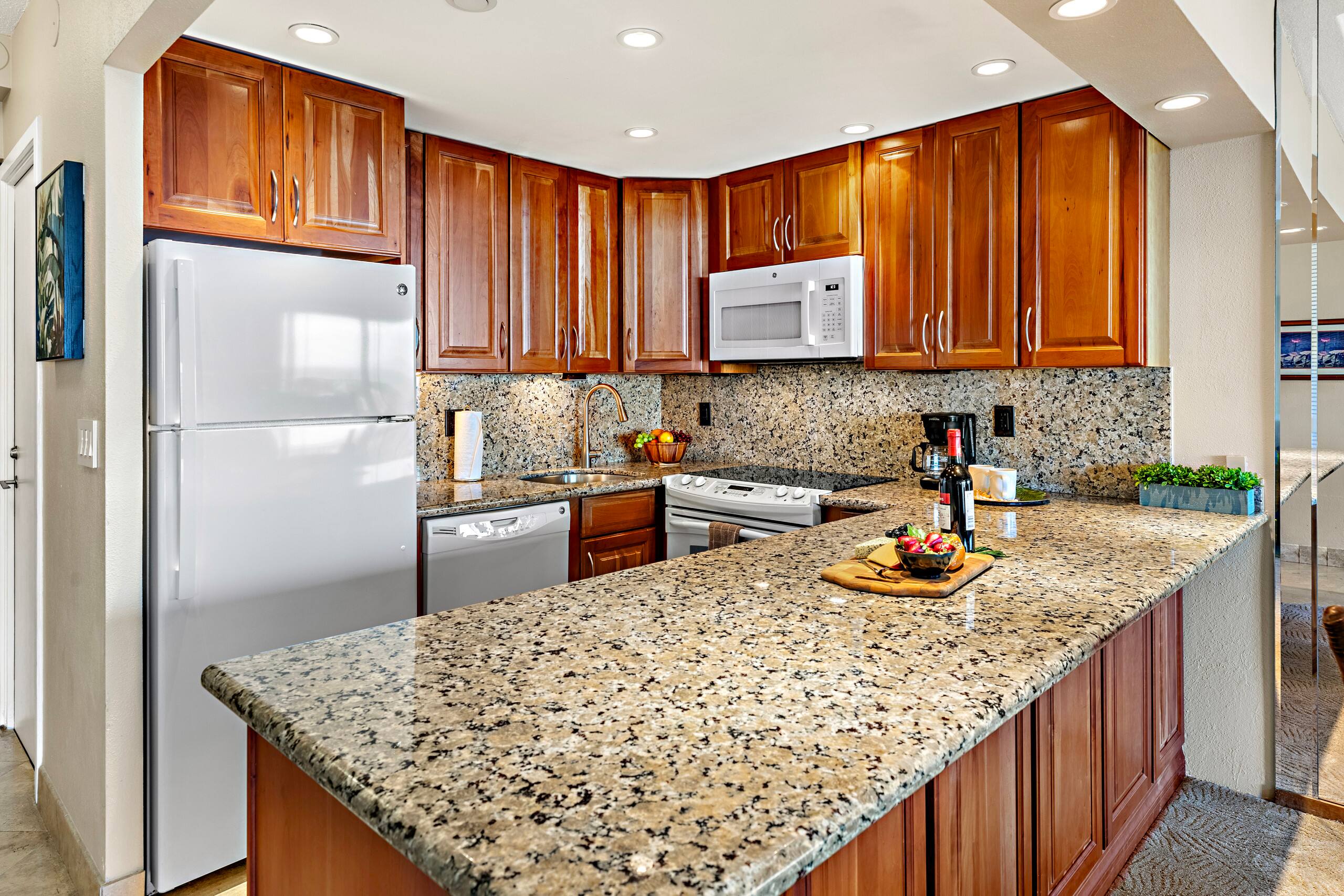 Condo in Lahaina · ★4.33 · 1 bedroom · 1 bed · 2 baths - Image 11