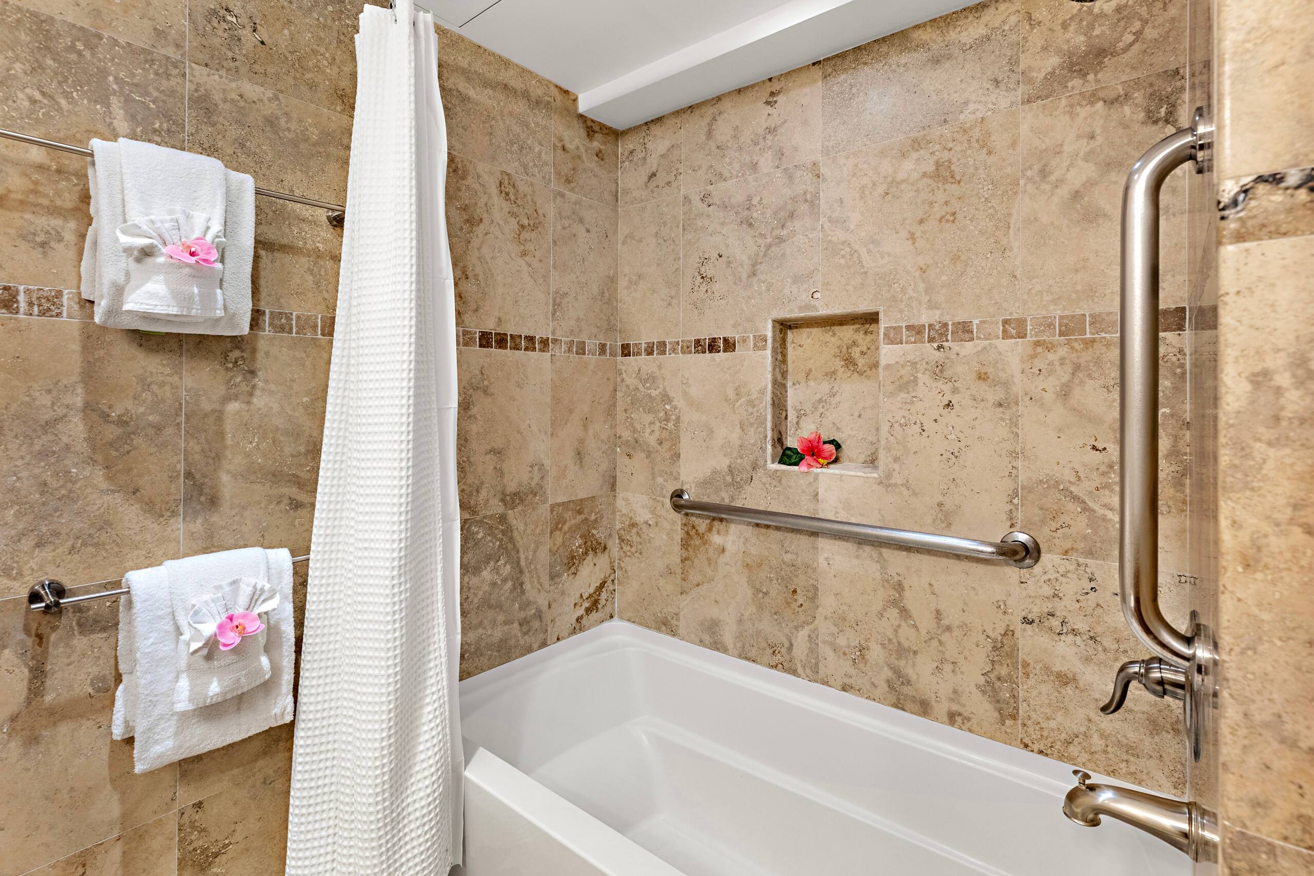 Condo in Lahaina · ★4.33 · 1 bedroom · 1 bed · 2 baths - Image 21