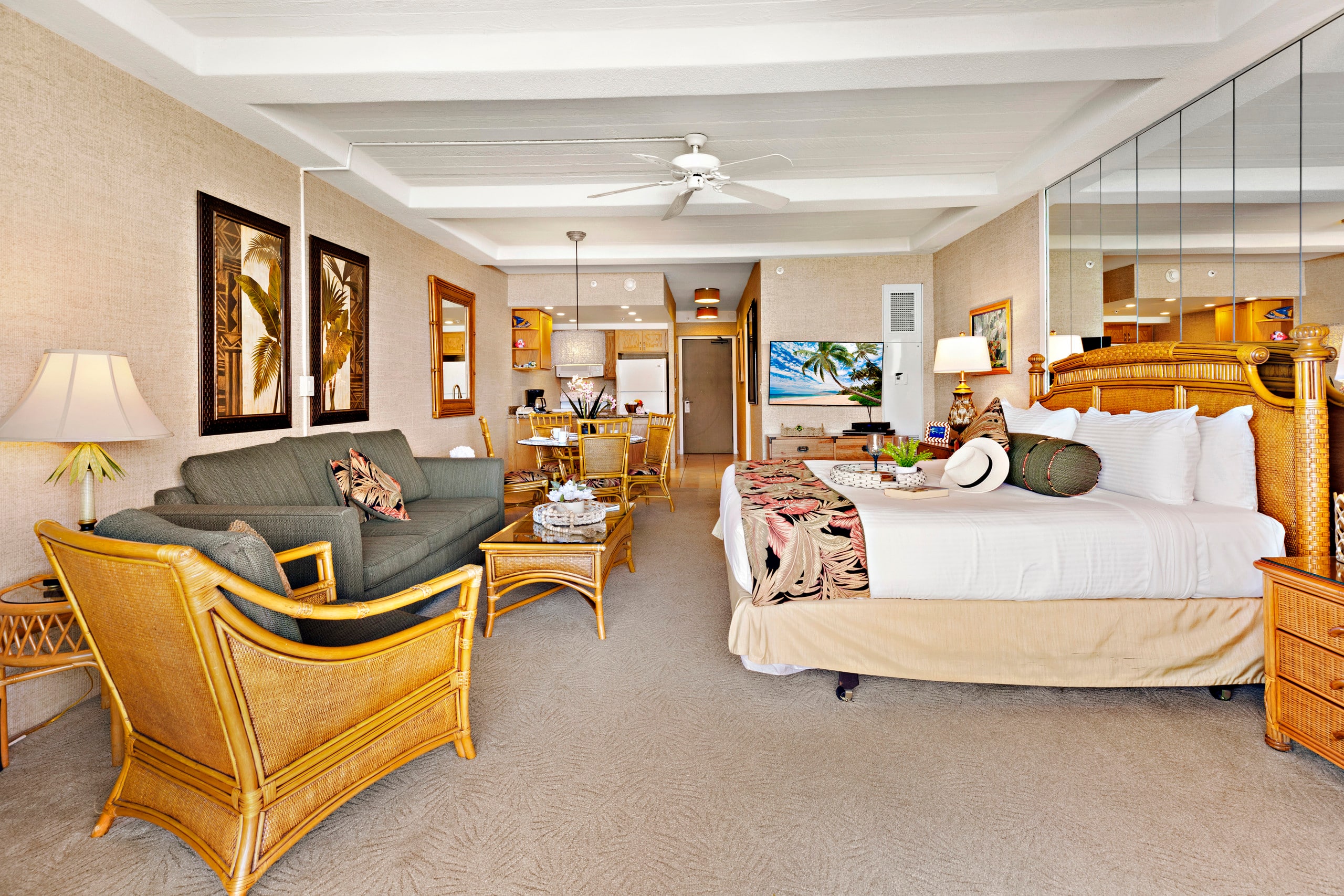 Condo in Lahaina · ★5.0 · Studio · 1 bath - Image 14