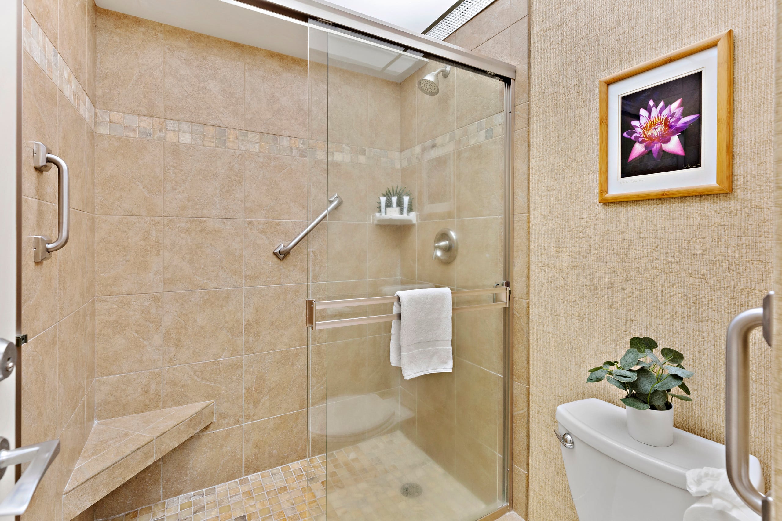Condo in Lahaina · ★5.0 · Studio · 1 bath - Image 23