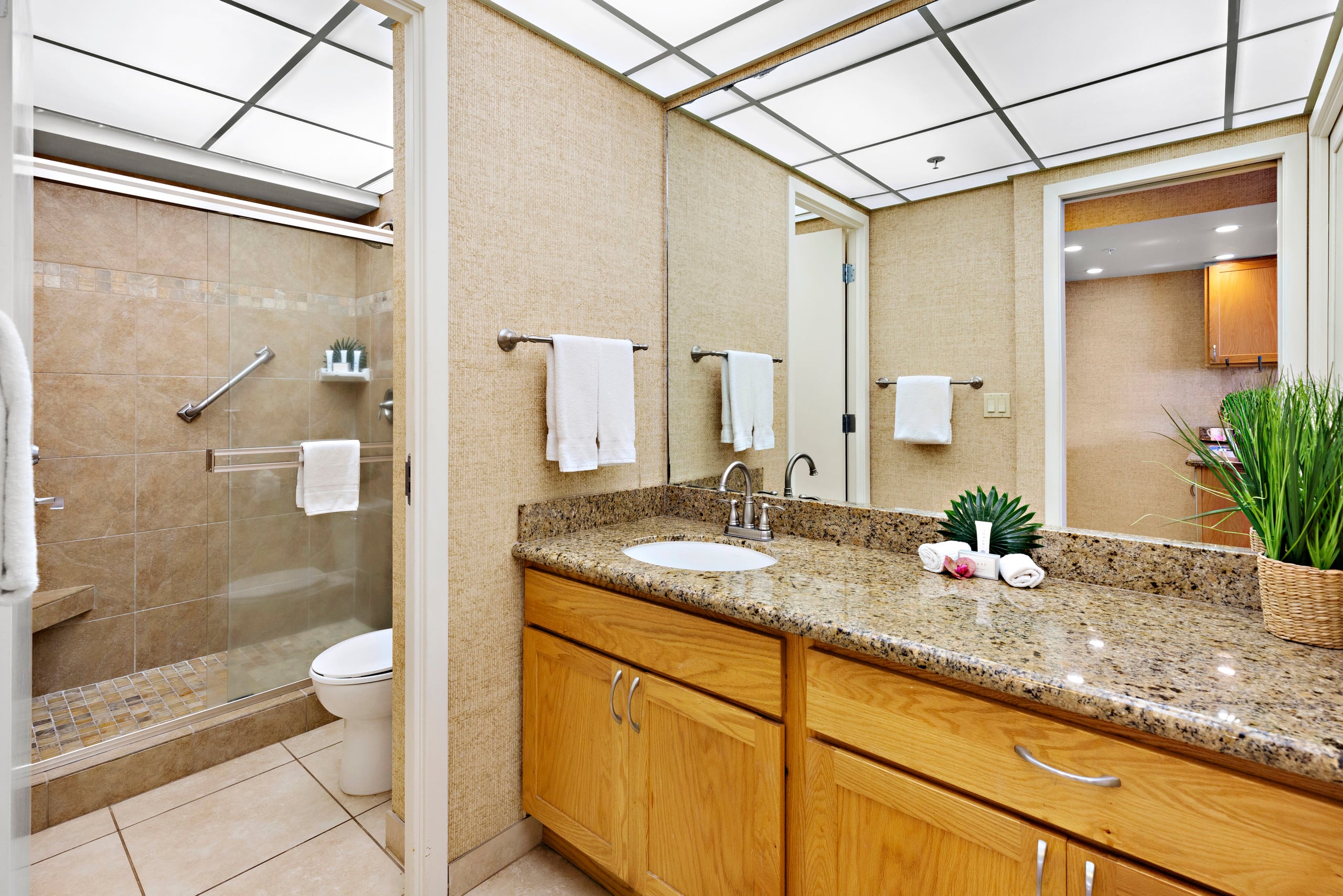Condo in Lahaina · ★5.0 · Studio · 1 bath - Image 21