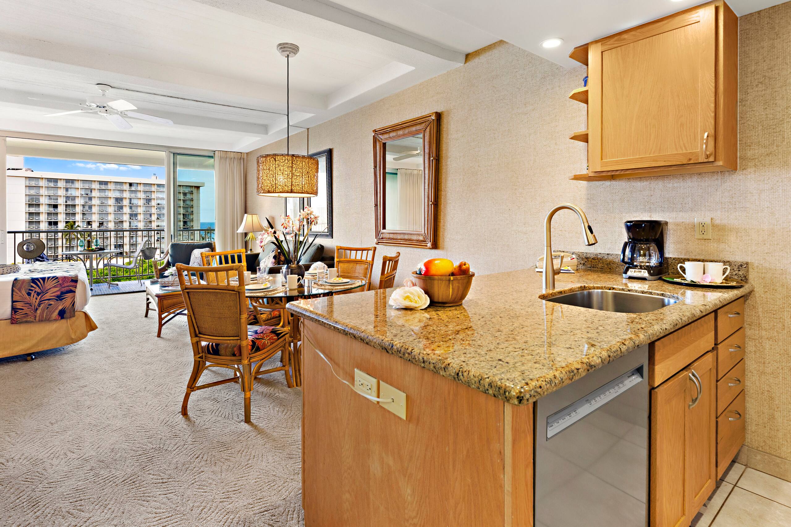 Condo in Lahaina · ★5.0 · Studio · 1 bath - Image 20
