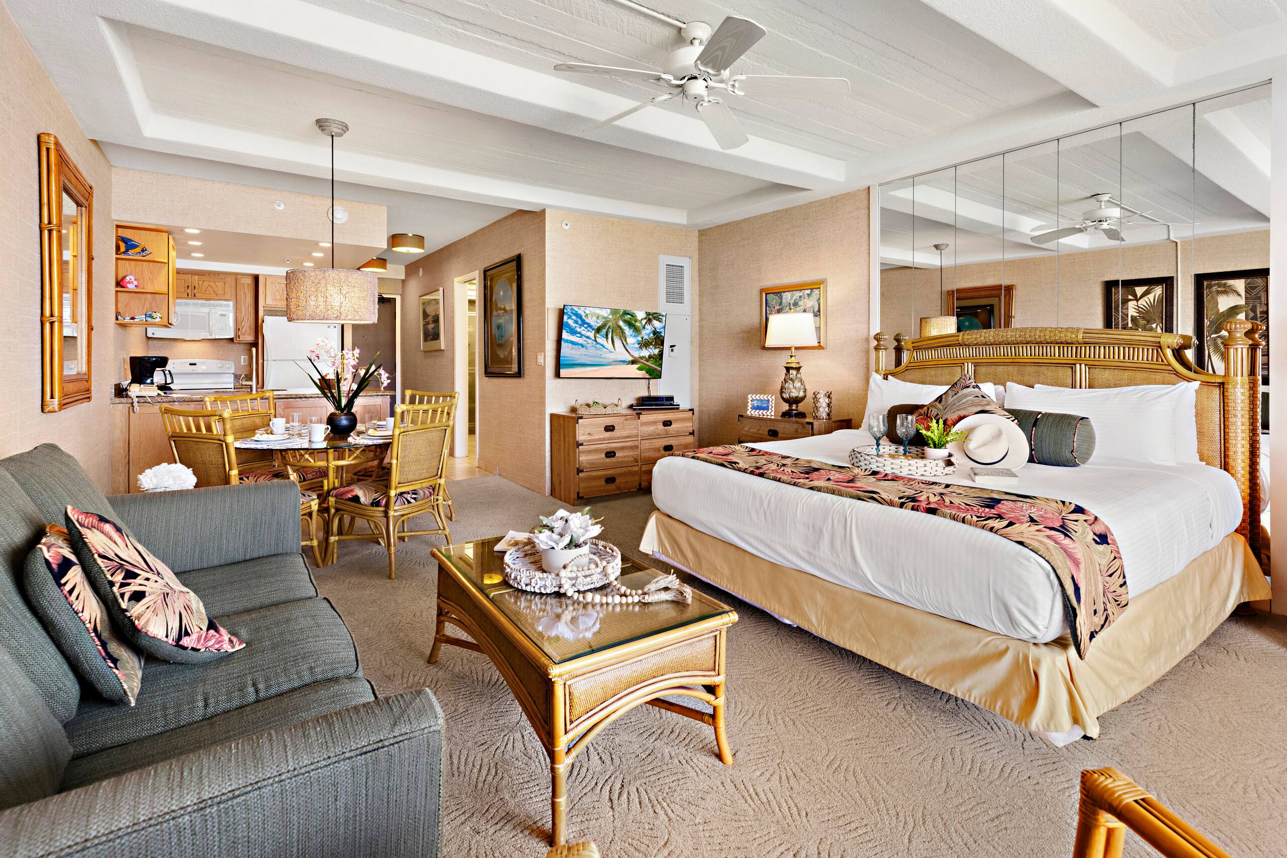 Condo in Lahaina · ★5.0 · Studio · 1 bath - Image 10