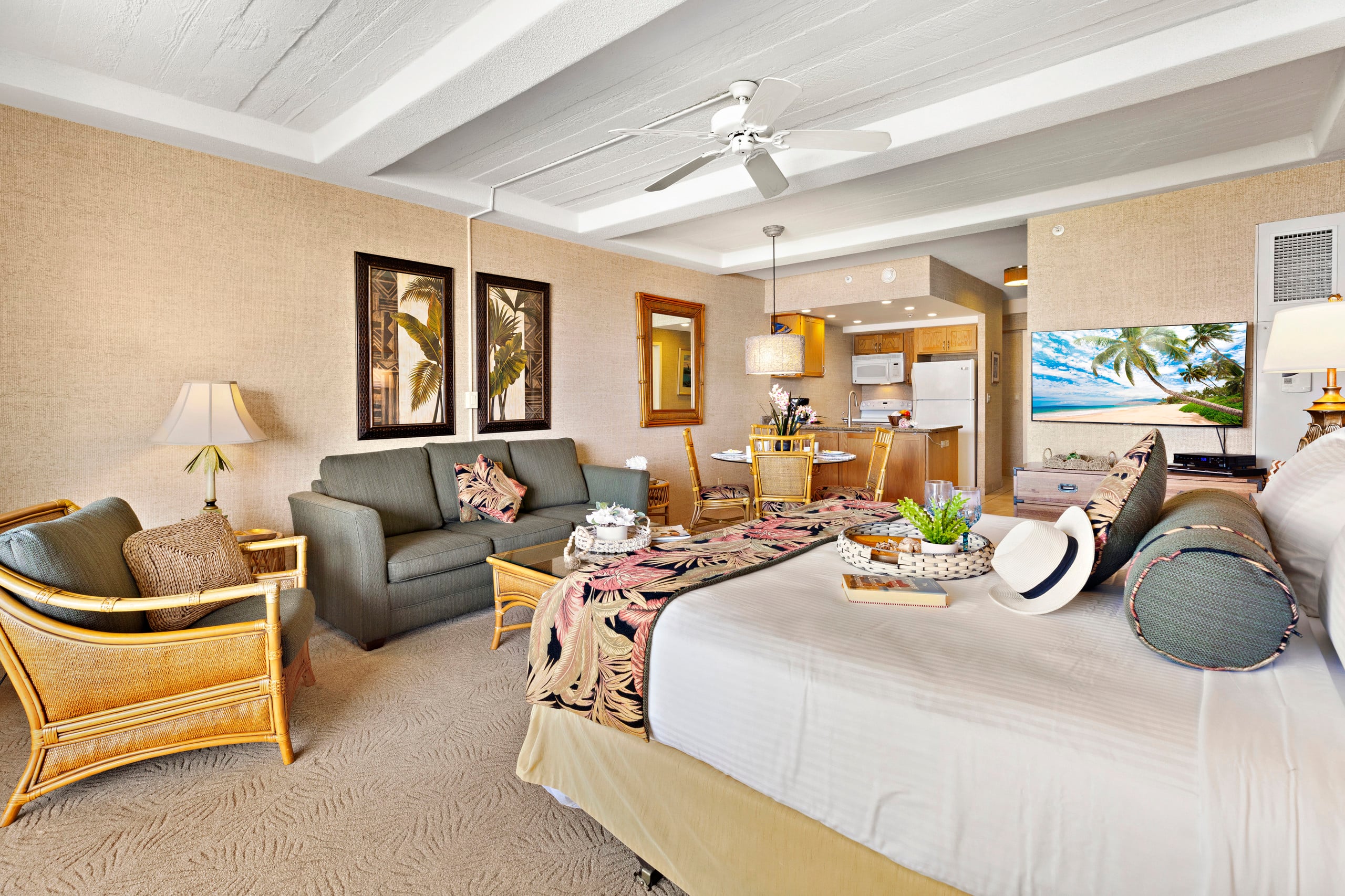 Condo in Lahaina · ★5.0 · Studio · 1 bath - Image 9