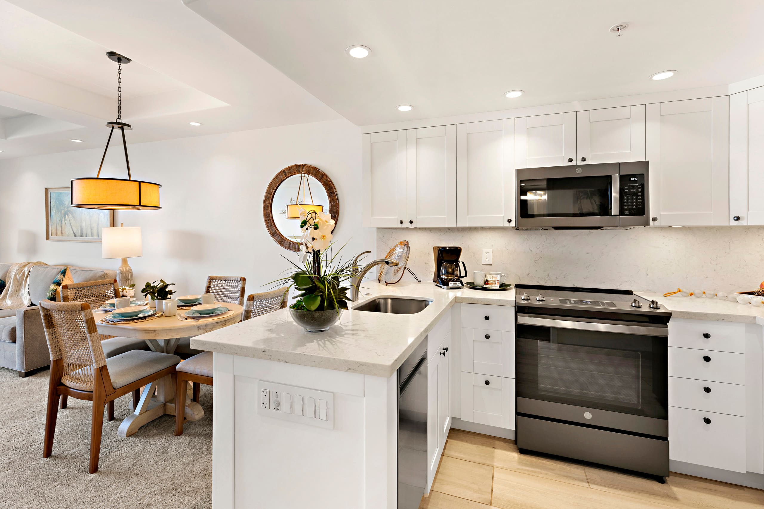 Condo in Lahaina · ★4.83 · Studio · 1 bed · 1 bath - Image 17