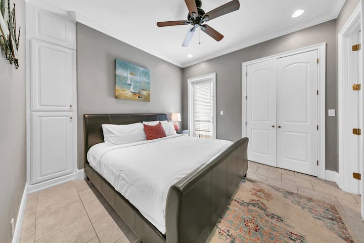 Suite King en el tercer piso con baño privado adjunto