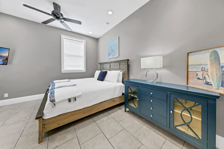 Suite King en el segundo piso con baño privado adjunto