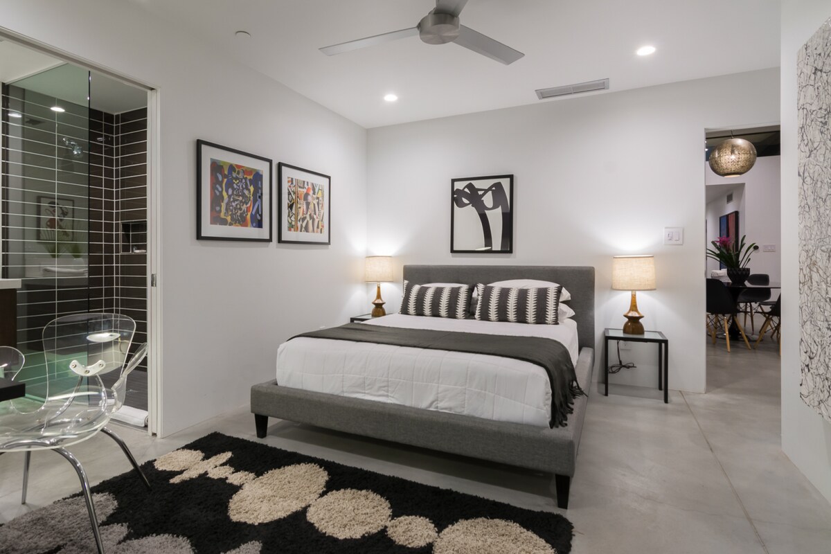 Spavaća soba 4 s umjetničkim djelima Fernanda Legera - sve spavaće sobe imaju privatne kupaonice