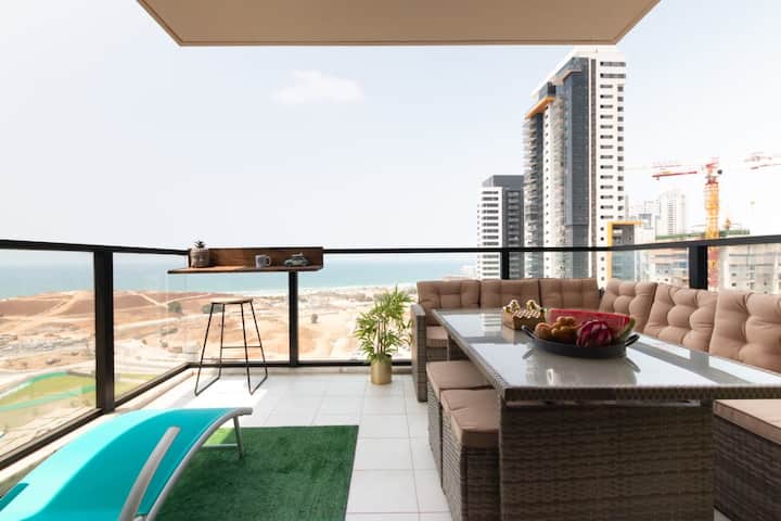 3BR SeaFront APT Prestigious Tower | Mamad