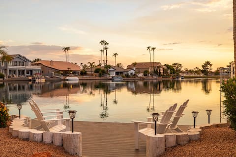 Lakeside Paradise: Hot Tub, Pool, Golf & Games