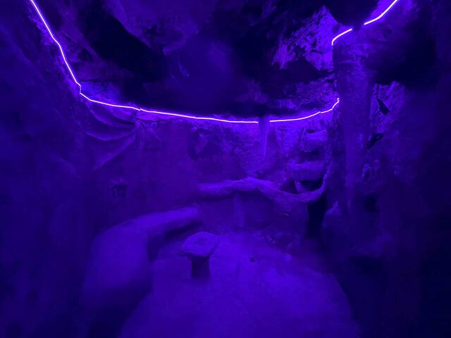 *Private Water Park* Hidden Cave! Outdoor Ktchn! gallery image 5