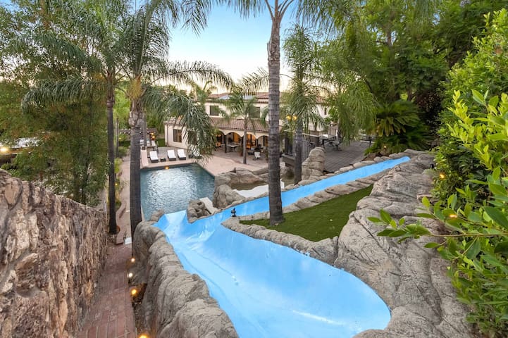 *Private Water Park* Hidden Cave! Outdoor Ktchn! gallery image 2