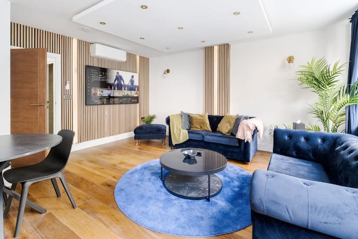 Prime Location | Designer 2BR by Park