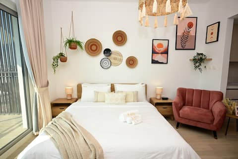 Luxury Yas Studio | Chic Boutique Getaway