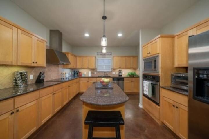 Stunning Lake Travis Estate w/ Spectacular Pool gallery image 3