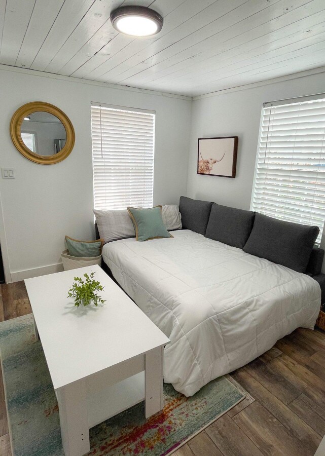 Backyard Oasis w/Pool, walkable, 5 min to dtwn