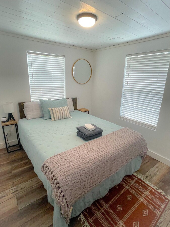 Backyard Oasis w/Pool, walkable, 5 min to dtwn