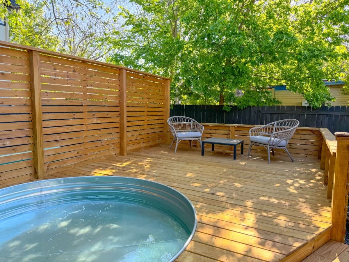 Backyard Oasis w/Pool, walkable, 5 min to dtwn