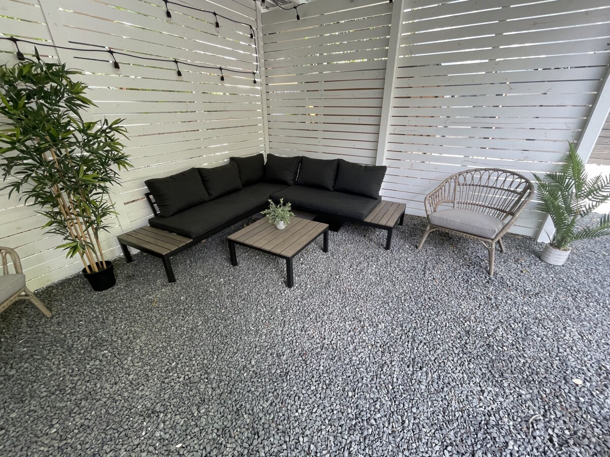 Backyard Oasis w/Pool, walkable, 5 min to dtwn