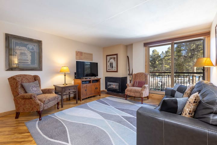 Ski Straight To Your Cozy Condo In The Mountains - Breckenridge, CO