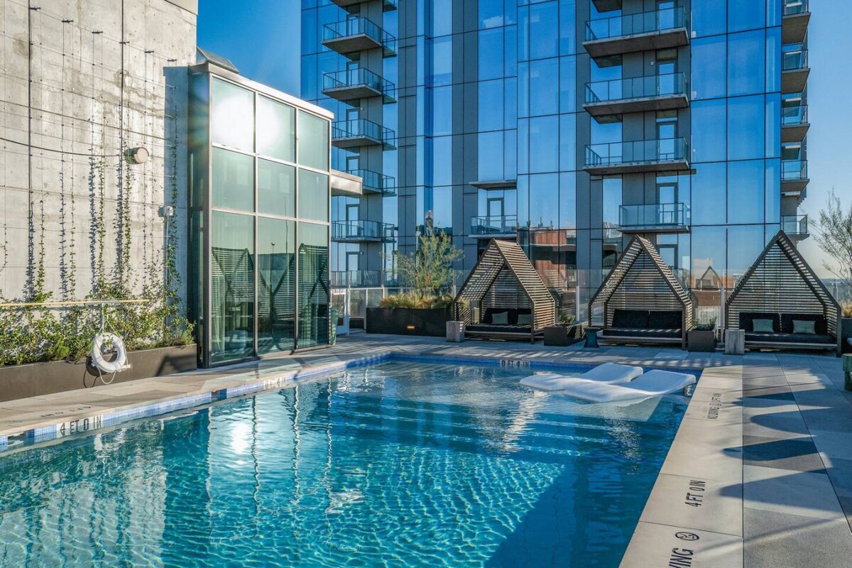 Highrise 1BR Luxe Suite near DT|Vibrant Rainey St