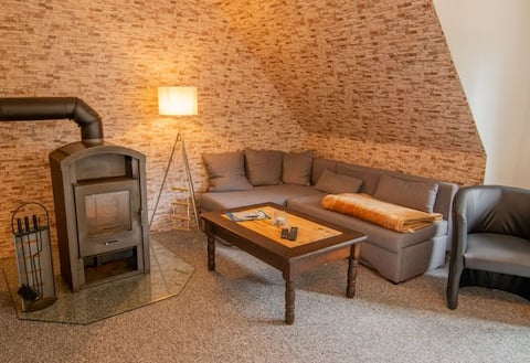 Leistungsstarkes Airbnb: Top floor apartment in Kröslin