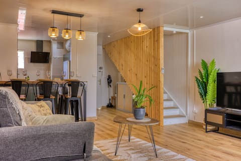 Top Airbnb: The apartment in the Clouds*Pool*Panoramic views in Saint Denis