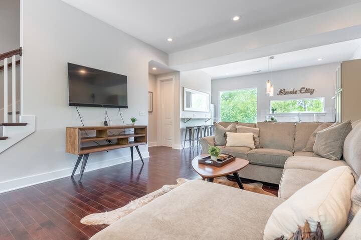 The Taylor Martin – Spacious Homes w/ Rooftop gallery image 3