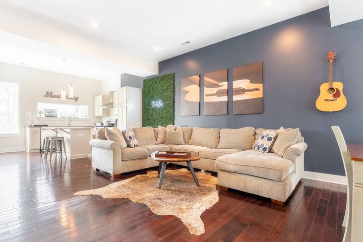 The Taylor Martin – Spacious Homes w/ Rooftop gallery image 4