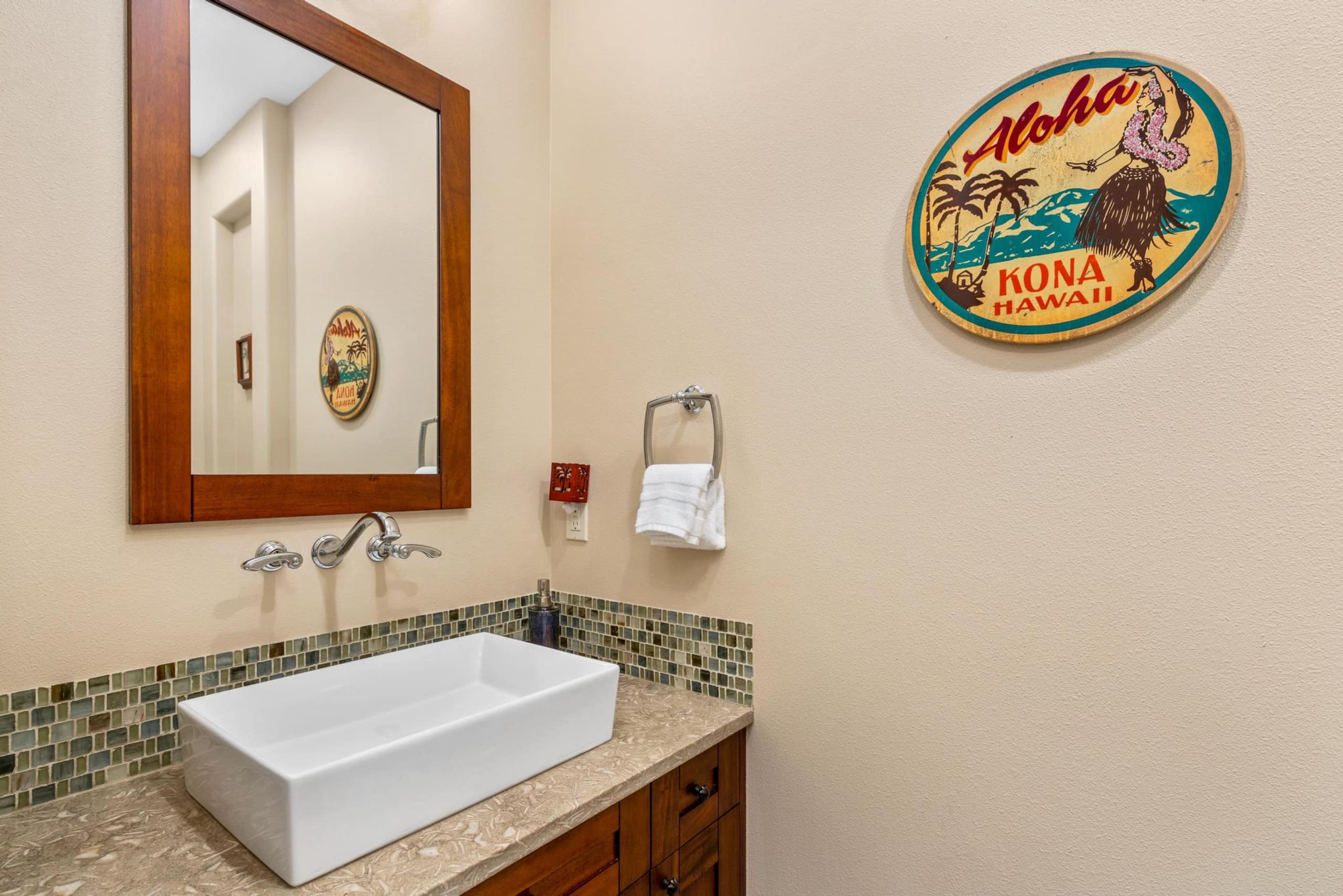 Home in Kailua-Kona · ★4.95 · 3 bedrooms · 4 beds · 2.5 baths - Image 41