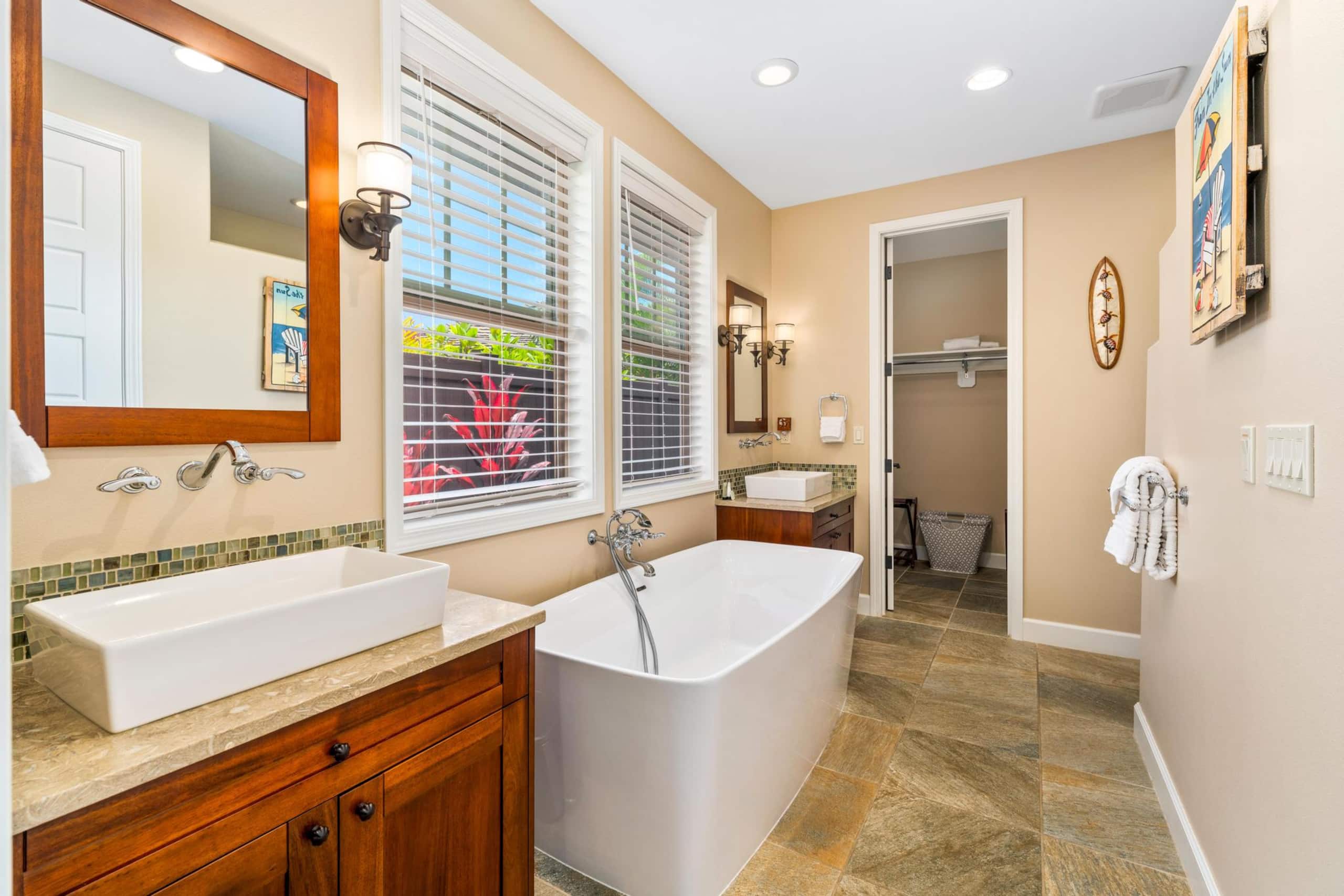 Home in Kailua-Kona · ★4.95 · 3 bedrooms · 4 beds · 2.5 baths - Image 31