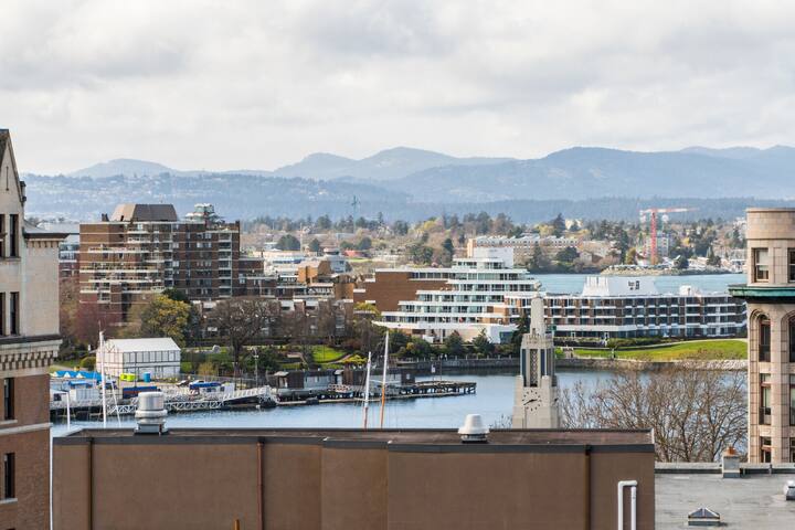 Waterfalls Hotel Luxury Suite gallery image 3