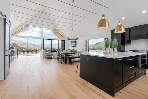 Bed & Bordeaux at Chelan Lookout Vacation Rentals