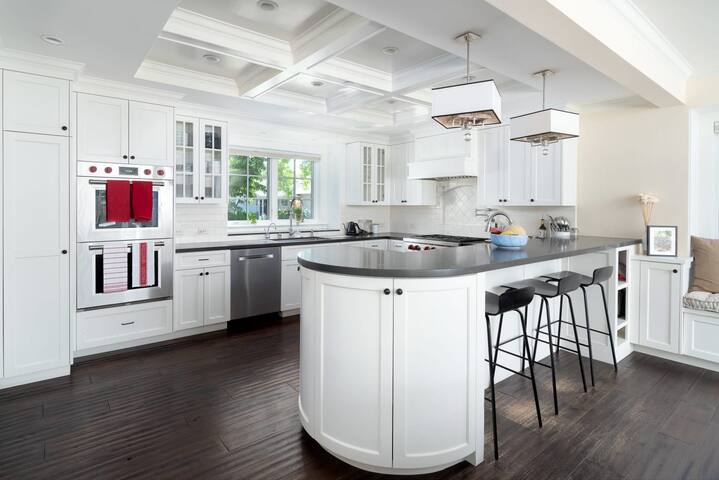 California Poolside Living gallery image 5