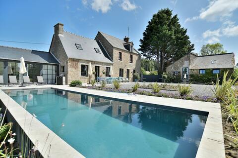 Les Roches Bleues - Air-conditioned, swimming pool, and jacuzzi