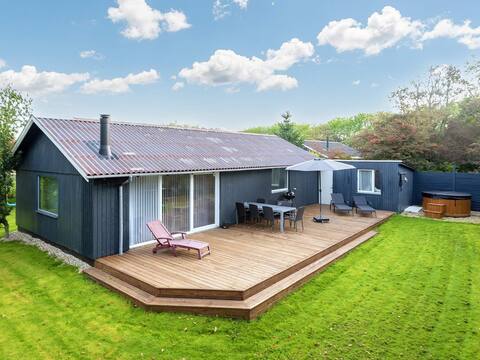 7 person holiday home in vestervig