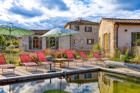 Cottage with 25 m pool and spa