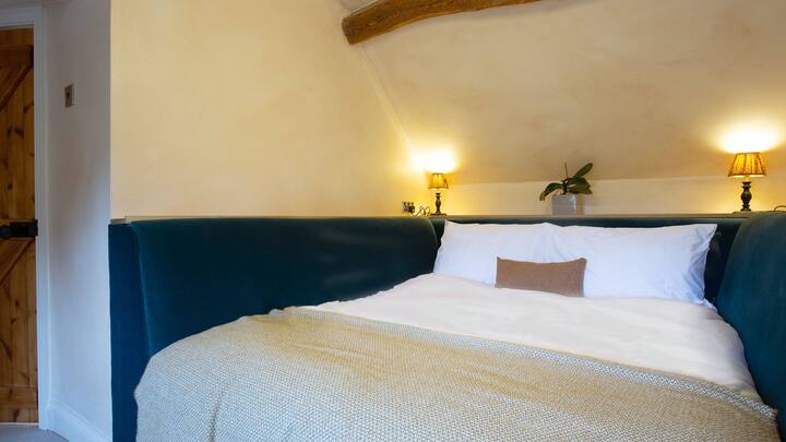 Camera da letto due, The Roost at Coln, Bolthole Retreats