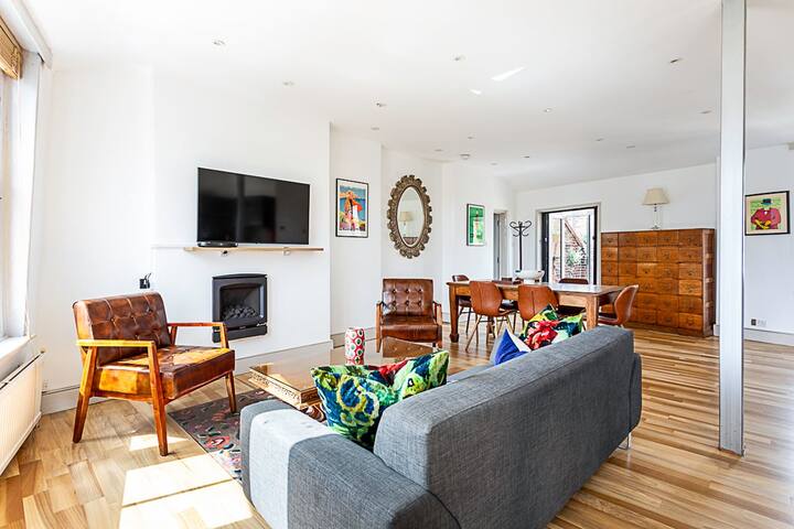 Contemporary Open Plan Penthouse gallery image 2