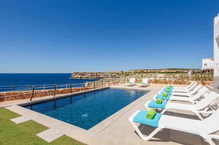 Villa Agata by Villa Plus gallery image 3