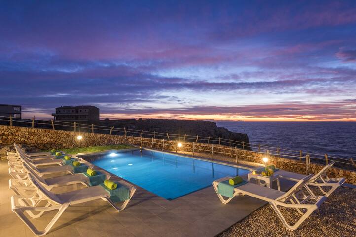 Villa Agata by Villa Plus gallery image 2