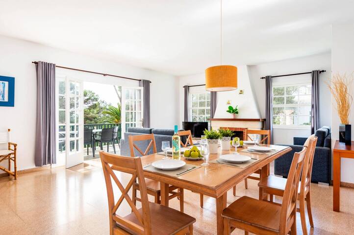 Villa Alessandra by Villa Plus gallery image 5