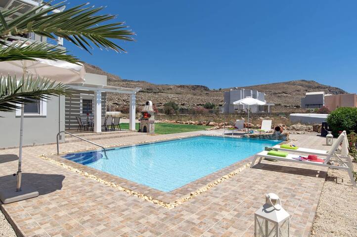 Villa Alexia by Villa Plus gallery image 2