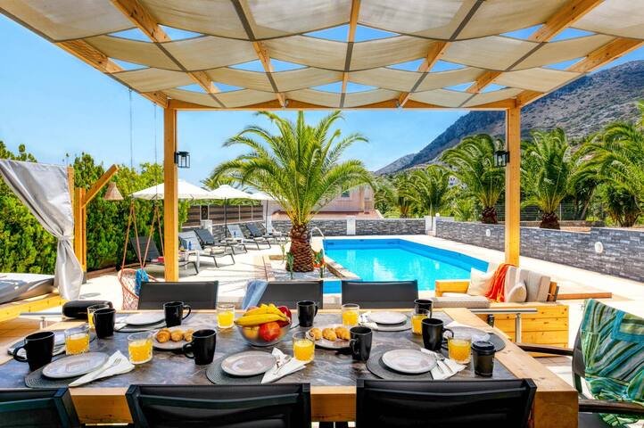 Villa Alpha by Villa Plus gallery image 2