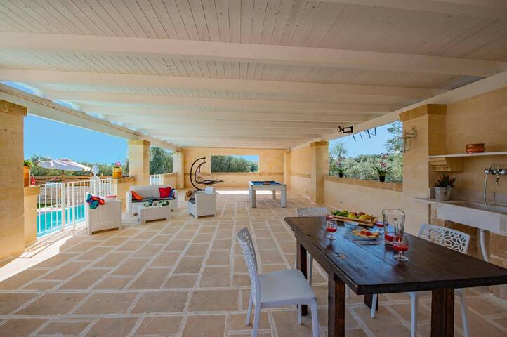 Villa Amico by Villa Plus gallery image 3