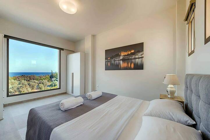 Villa Angelina Olivestone by Villa Plus gallery image 5