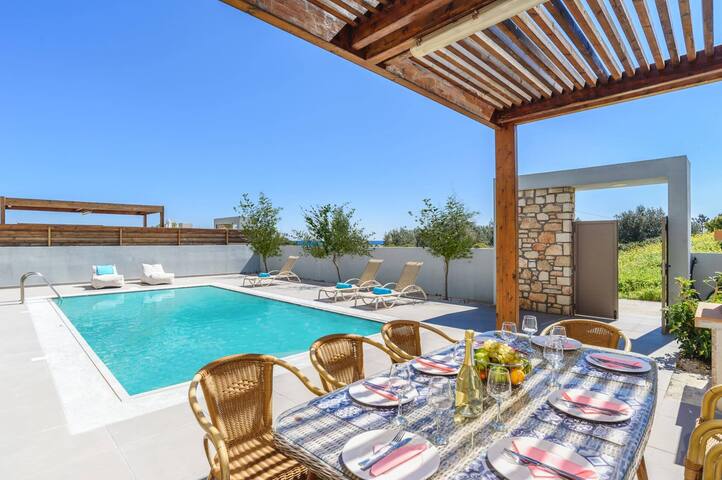 Villa Angelina Olivestone by Villa Plus gallery image 3